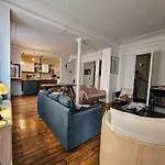 Апартаменты Parisian Flat By Pantheon Париж