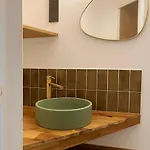 Parisian Flat By Pantheon Париж
