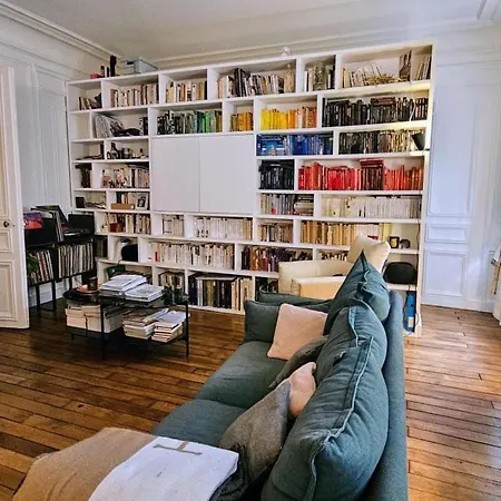 Parisian Flat By Pantheon *