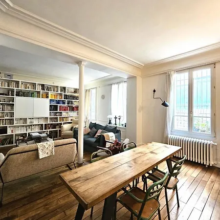 Parisian Flat By Pantheon *